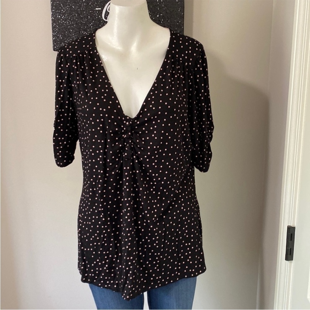 Boden Polka Dot V Neck Top Ruched Drapey Button Closure Black Pink